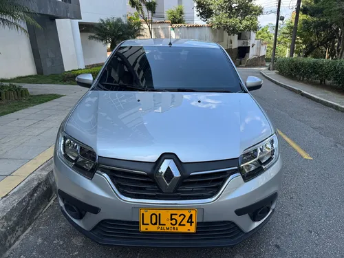 Renault Logan 1.6 Privilege / Intens