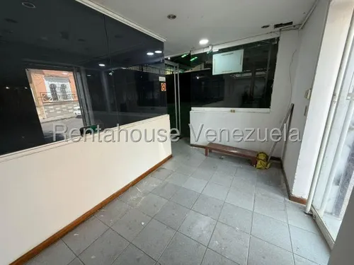 Agp Excelente Galpón Con Oficina Y Mezzanina Ubicado Cerca De La Calle En Alquiler En El Cementerio 25-9358 Ys