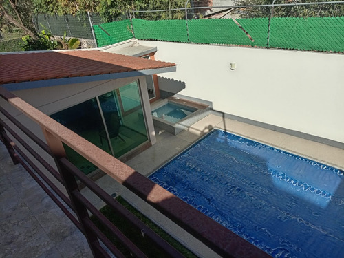 Casa En Venta Con Alberca Privada En Par Vial Jiutepec Morelos