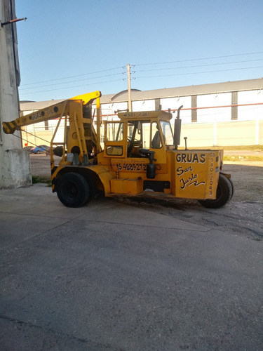 Imagen 5 de 10 de Alquiler De Gruas Y Autoelevadores