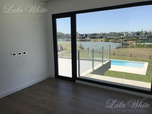 Imagen 30 de 30 de Venta - Casa A Estrenar Con Vista A La Laguna En Terralagos