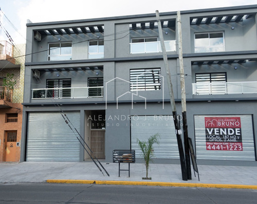 Imagen 2 de 21 de Nuevo Precio - Dpto 2 Amb 2º Piso Al Fte C/ Balcón Entrega Inmediata