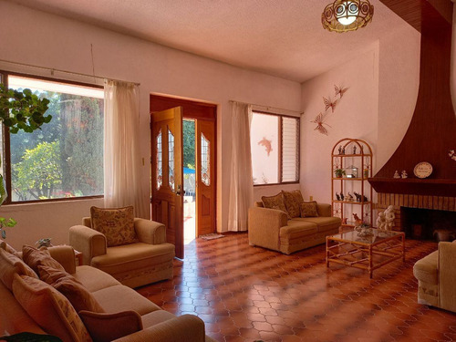 Casa Sola En Lomas De Atzingo, Cuernavaca, Morelos - Ber-1024-cs*