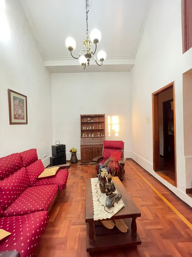 Oportunidad!!! Casa 4 Dorm, Cochera P/3 Vehiculos, C/pileta B° Ayacucho