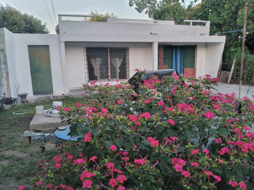 Casa En Venta En G. Catán.