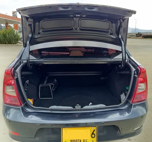 Renault Logan Dynamique 2012