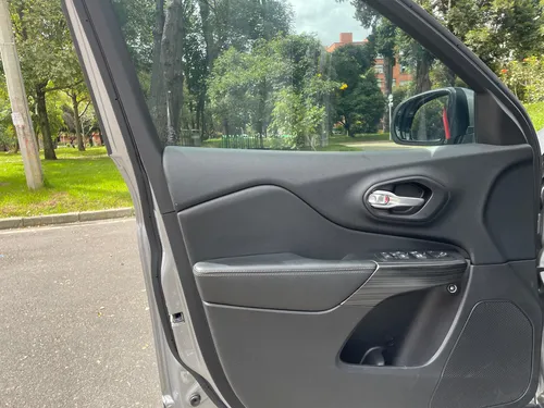 Jeep Cherokee 3.2 Longitude