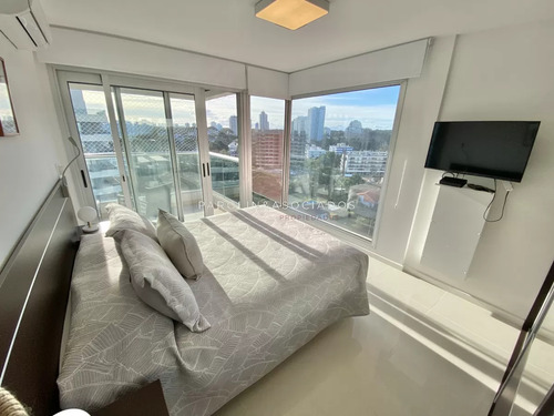 Apartamento En Venta En Icon Brava Tower, Punta Del Este.