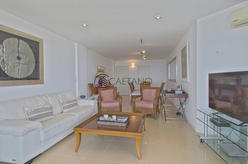 Imagen 8 de 26 de Apartamento Con 3 Dormitorios Más Dependencia En Alquiler Temporada - Punta Del Este Brava