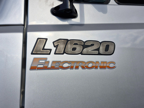 Mb 1620 Bau Frigorifico Com Gancheira