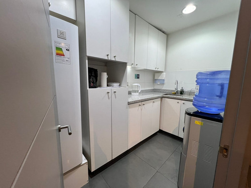Oficina En Arriendo