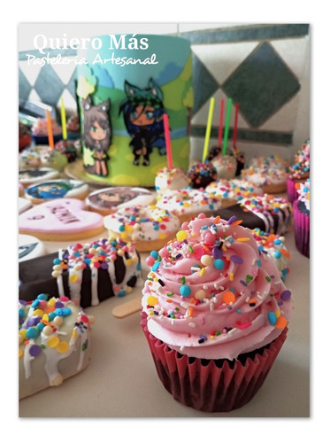 Imagen 7 de 10 de Cupcakes Personalizados Y Decorados (mínimo 1 Docena)
