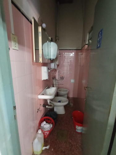 Imagen 5 de 15 de Venta Local-deposito En Frente Al Ex-mercado Modelo