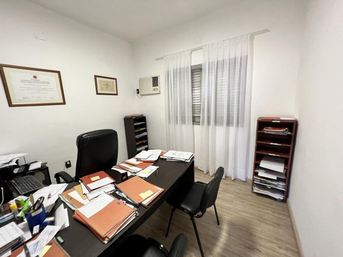 Vendo Local En Planta Baja Y Casa En Planta Alta Zona Tribunales