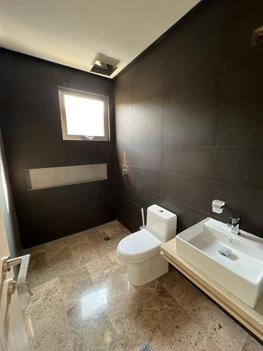 Townhouse En Altos De Guataparo - Acepta Financiamiento