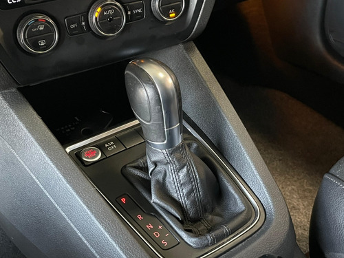 Volkswagen Jetta 2.0 Comfortline Flex Aut 4p