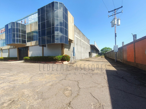Imagen 2 de 8 de Ledezma Asesores Alquila Galpón Industrial, Ubicado En La Avenida Paseo Simón Bolívar, Ciudad Bolívar - Venezuela
