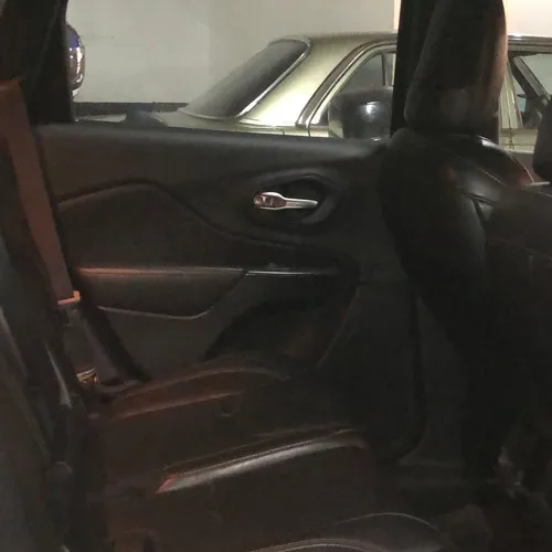 Jeep Cherokee 3.2 Longitude Plus