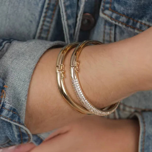 Bracelete Cravejado Luxo 4 Fileiras Zircônia Fecho Trava Comprimento 66.04 Cm Cor Dourado Diâmetro 13 Cm