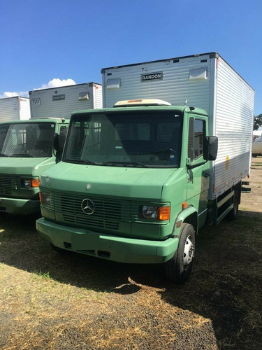 Caminhão Mb 710 Plus Pneus Novos Com Baú Ano 2009