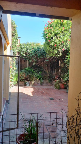 Casa En Venta - 3 Dormitorios 2 Baños - Azul