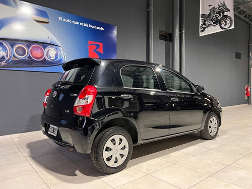 Imagen 4 de 8 de Toyota Etios 1.5 X (90cv) 5ptas