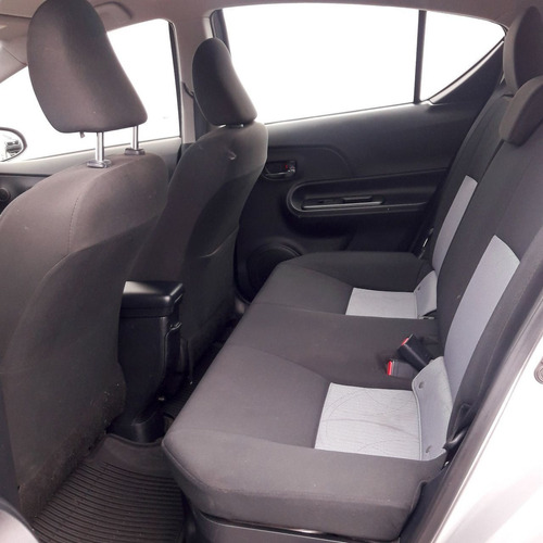 Imagen 12 de 14 de Toyota Prius 2018 1.5 Prius C At