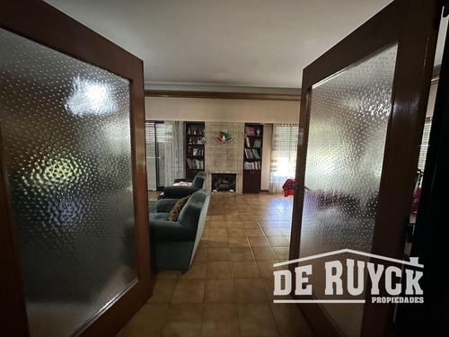 Casa Sobre 2 Lotes A 1 Cuadra Y Media De Monteagudo