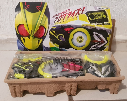Kamen Rider Zero One Driver Rising Hopper + 2 Progrise Keys