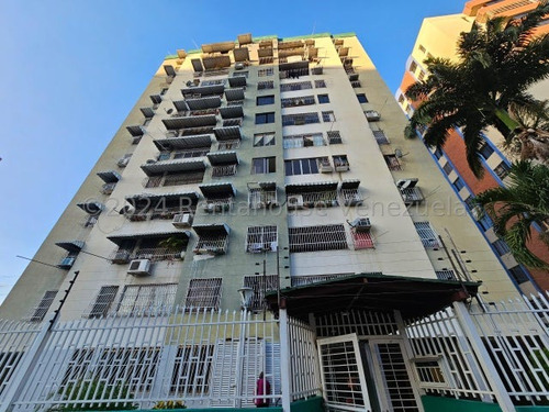 Apartamento En Venta Base Aragua Maracay Zona Norte Con Pozo De Agua Gas Directo Seguridad  Nela 24-13658