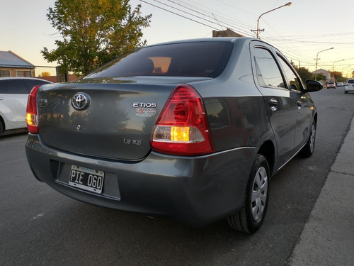 Imagen 8 de 14 de Toyota Etios Xs 1.5