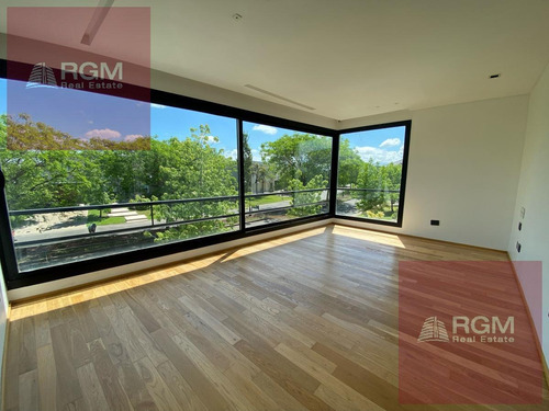 Imagen 4 de 30 de Moderna Casa - Los Lagos
