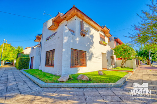 Casa En Venta En Martinez 5 Amb Con Cochera
