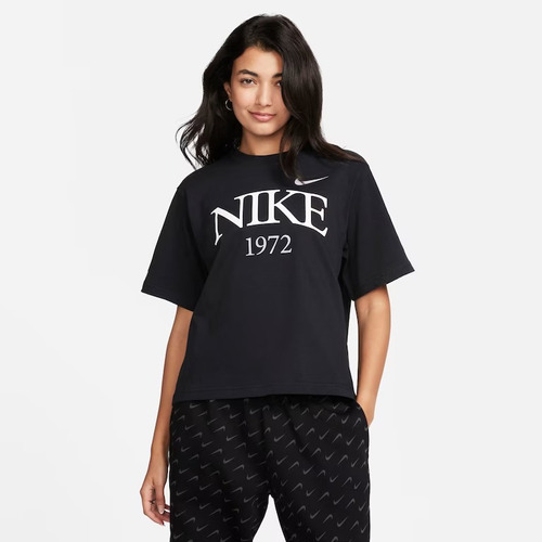 Camiseta Nike Sportswear Classic Feminina Fq6600-010