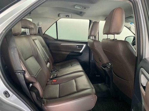Imagem 12 de 15 de Toyota Hilux Sw4 2.7 Sr 7 Lugares 4x2 16v Flex 4p