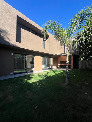 ¡precio De Oportunidad! ¡housing De Categoría En Zona Norte!