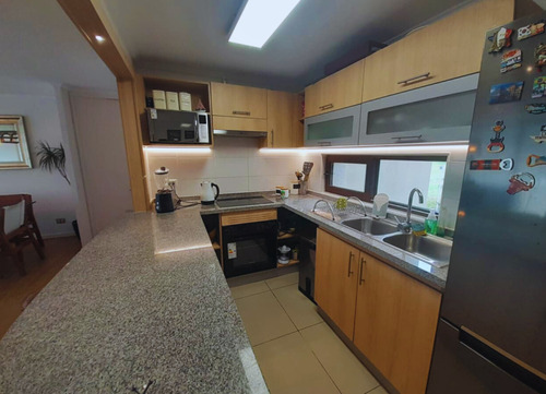 Departamento En Venta De 4 Dorm. En Papudo