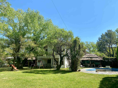 Imagen 1 de 30 de Casa Quinta En Venta, 4 Amb,pileta,tortuguitas