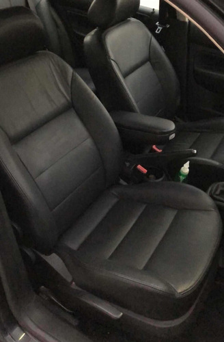Volkswagen Bora 1.8 Highline T 180cv Cuero 2009