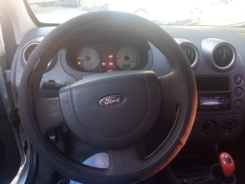 Imagem 6 de 11 de Ford Fiesta 1.0 Supercharger 2003