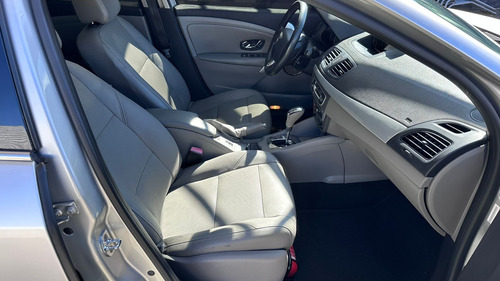 Renault Fluence 2.0 Privilège X-tronic Hi-flex 4p