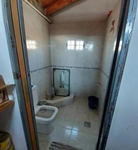 Casa En Venta - 3 Dormitorios 2 Baños - Cochera - 230mts2 - Morón