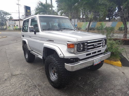 Imagen 2 de 14 de Toyota Macho Lx Sincronico 4x4