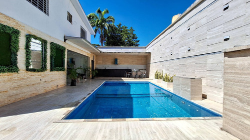 Venta Exclusiva Casa En Urbanización El Parral Valencia Cod Ac 24837