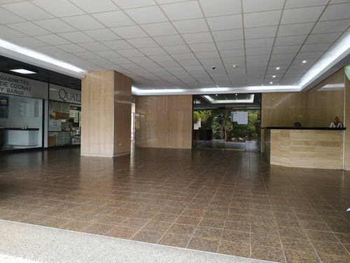 Imagen 2 de 12 de Venta De Oficina En El Multicentro Profesional Macaracuay