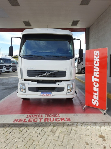 Imagem 2 de 9 de Volvo Vm260 4x2 2011 Chassi Selectrucks