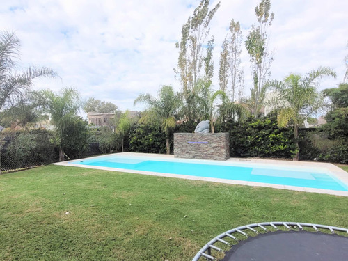Casa 4 Dormitorios, Campos De Esther