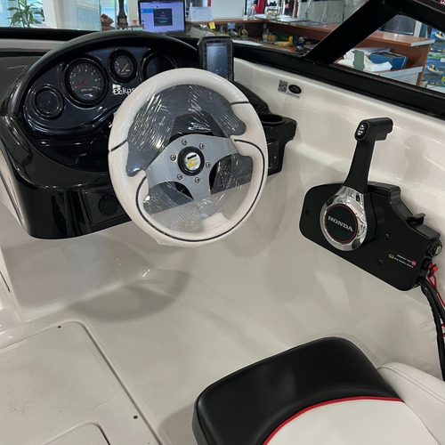 Lancha Eclipse 16 + Honda 90 Hp