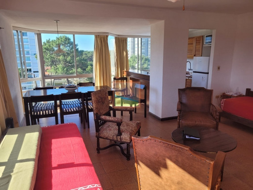 Imagen 3 de 22 de Apartamento De 2 Dormitorios Punta Del Este Avda.roosvelt
