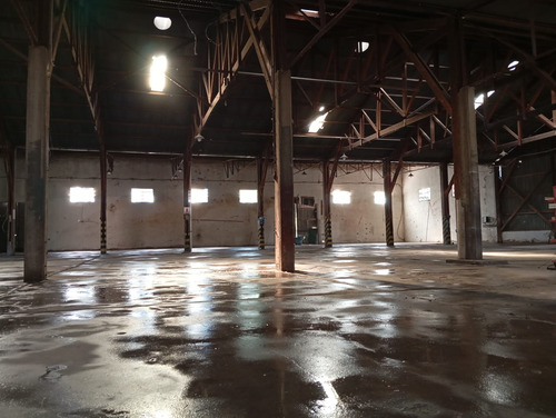 Galpón 1000 M2 C/ Ofi Y Baño - Centenario